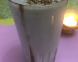 A picture of step 5 of Oats & Strawberry Milkshake with caramelized sunflower seeds.