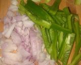 A picture of step 1 of சிக்கன் சீஸ் பிரட் ரோல்ஸ்.
