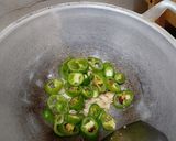 Foto langkah ke 3 dari resep Oseng Cumi Asin Cabe Gendot.