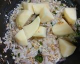 A picture of step 2 of Cauliflower potato masala.