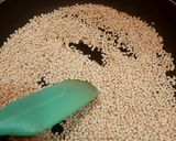 A picture of step 1 of Homemade Urad flour.