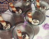 A picture of step 7 of Oreo dessert cups.