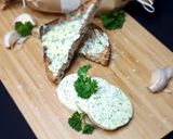 Zöldfűszeres-fokhagymás fűszervaj recept fázis 4 fotója