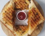A picture of step 4 of Jugadu Chavana Sandwich.