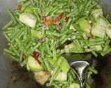 Foto langkah ke 2 dari resep Oseng Terong Kacang Panjang.