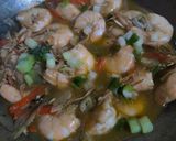 Foto langkah ke 4 dari resep Udang asam manis Mentega.