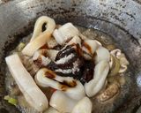 Foto langkah ke 4 dari resep Tumis Cumi Tauge Jamur.