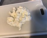 Une image de l'étape 11 de Tarte bonhomme » au céleri branche,tomates, mozzarella,oignon de roscoff et poivre vert frais.