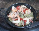 Foto del paso 12 de la receta Sartenes de berenjena con gambas y huevos poché