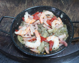 Foto del paso 12 de la receta: Sartenes de berenjena con gambas y huevos poché