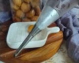 Foto langkah ke 6 dari resep (536) Soes Kering Crunchy isi Coklat.