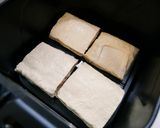 氣炸鍋「豆皮蝦滑堡」兩種材料簡單做。的食譜步驟4照片