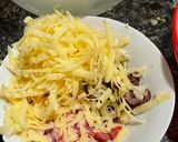 Foto del paso 2 de la receta: Budín salado con gustos (panceta- queso- aceitunas)
