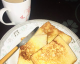 A picture of step 2 of Pan toasted bread🍞.