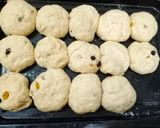 A picture of step 5 of Hot Cross Buns.