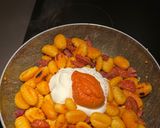 Une image de l'étape 3 de Gnocchi pesto rosso.
