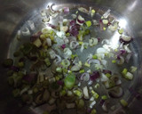 Foto del paso 1 de la receta: Risotto de hongos vegano