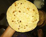 A picture of step 5 of Roti ke double layer tringle shape pizza.