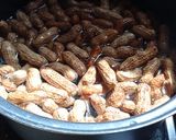 Foto langkah ke 1 dari resep Kacang Tanah Rebus irit Gas.