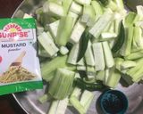 A picture of step 1 of Jal Bhara Jhinge / Steamed Matar Dal Fritters in Ridge Gourd.