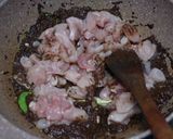 Foto langkah ke 2 dari resep Rawon ayam simple.