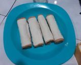 Foto langkah ke 3 dari resep Risol Rotta Sosis Mayo.