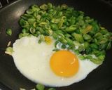 รูปขั้นตอนการทำที่ 2 ของ มะระขี้นกผัดไข่ #8