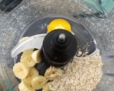 Foto del paso 1 de la receta: Muffins ligeros de banana con corazón de chocolate