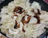 Foto langkah ke 3 dari resep Sauted cabbage - kol tumis udang.