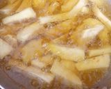 A picture of step 4 of Soyayyen dankalin Hausa da sauce din kwai.