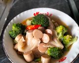 Foto langkah ke 6 dari resep Brokoli Jamur Sosis.