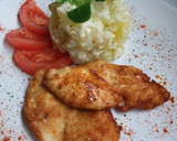 Foto del paso 6 de la receta: Pechuga de pollo frita con guarnición de patatas con mayonesa y