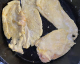 Foto del paso 1 de la receta: Pollo en crema de champiñones