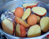 Foto del paso 7 de la receta: Paletilla de cordero, patatas y huevos al vapor con mayonesa