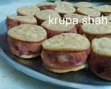 A picture of step 2 of Sev-puri sandwich.