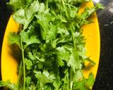 A picture of step 1 of Coriander Lime soup.