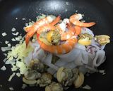 Foto del paso 4 de la receta Arroz caldoso de mariscos