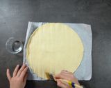 Une image de l'étape 8 de Galette des rois au chocolat.