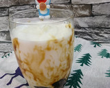 A picture of step 5 of Tiger Stripe Brown Sugar Milk with Pearls.