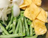 Hình bước làm 1 của món Đậu Cô Ve Xào Dứa (Thơm)