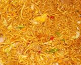 Foto langkah ke 6 dari resep Mie Goreng Burung Dara.