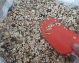 A picture of step 4 of Homemade Granola Bar.