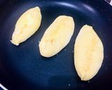 Hình bước làm 7 của món Bánh mì nhân trứng sữa nướng chảo