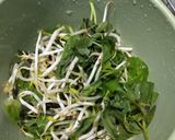 Foto langkah ke 1 dari resep Cah bayam dengan toge.