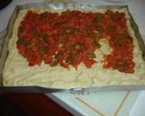 Foto del paso 12 de la receta: Coca salada de tomate atún y huevo