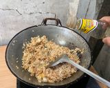 รูปขั้นตอนการทำที่ 5 ของ ข้าวผัดหมูปิ้ง