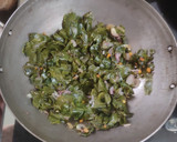 முருங்கை கீரை வதக்கல் (Drumstick leaves fry) ரெசிபி ஸ்டேப் 4 புகைப்படம்
