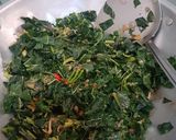 Foto langkah ke 3 dari resep Tumis Daun Pepaya.