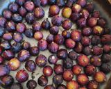 Foto del passaggio 1 della ricetta Fichi caramellati al vino rosso