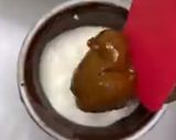 Foto del paso 2 de la receta: Helado de vainilla, relleno de arequipe y cubierto con chocolate